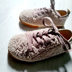 NWOTs zara toddler Teddy covered sneakers sz. 27